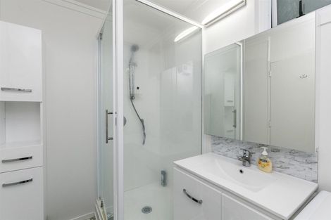 Photo of property in Newman Court Apartments, 2 Newman Terrace, Thorndon, Wellington, 6011