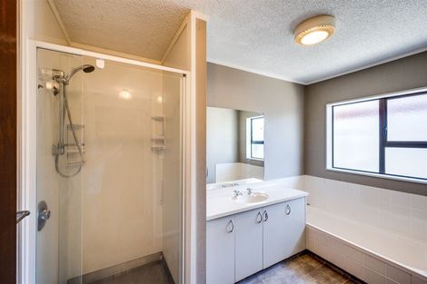 Photo of property in 1/52 Avondale Road, Taradale, Napier, 4112