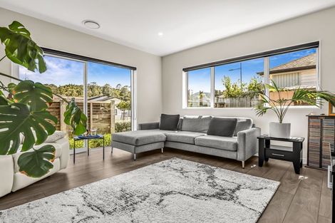 Photo of property in 21 Jeroboam Loop, Kumeu, 0810