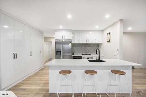 Photo of property in 5 Biplane Street, Takanini, 2112