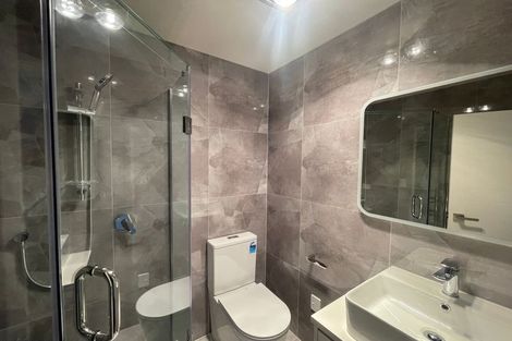 Photo of property in 8d Minaret Drive, Bucklands Beach, Auckland, 2014