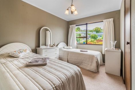 Photo of property in 134 Chelsea View Drive, Chatswood, Auckland, 0626