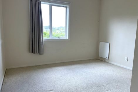 Photo of property in 64a Salford Street, Newlands, Wellington, 6037