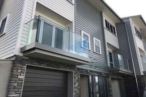 Photo of property in 10/13 Kaihu Street, Northcote, Auckland, 0627