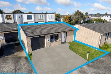 Photo of property in 14/12a Tironui Station Road East, Papakura, 2112