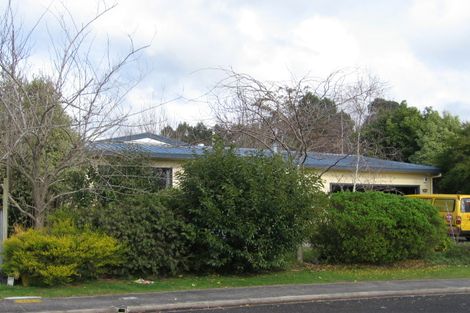Photo of property in 16 Essendon Court, Glenview, Hamilton, 3206