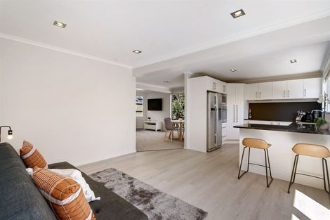 Photo of property in 116a Forrest Hill Road, Forrest Hill, Auckland, 0620