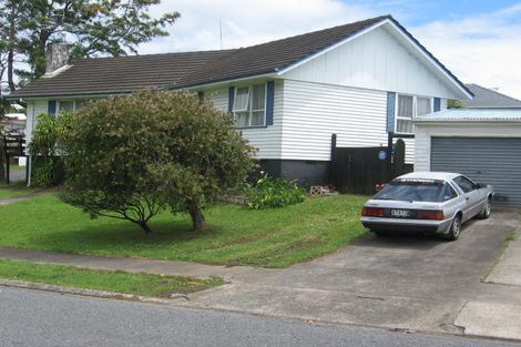 Photo of property in 2 Ware Place, Pakuranga Heights, Auckland, 2010