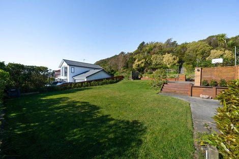 Photo of property in 115 Woodman Drive, Tawa, Wellington, 5028