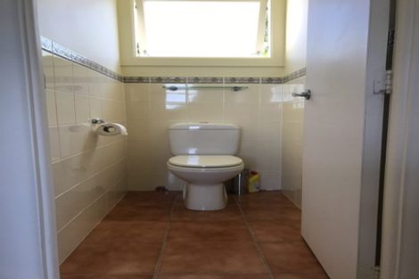 Photo of property in 59 Ravenwood Drive, Forrest Hill, Auckland, 0620