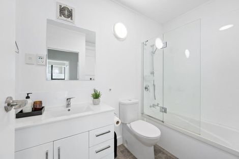 Photo of property in Hobson Court Flats, 13/70 Hobson Street, Thorndon, Wellington, 6011