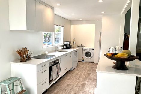 Photo of property in 52 Moore Street, Hillcrest, Auckland, 0627