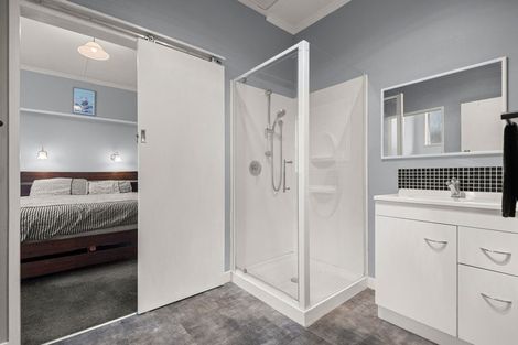 Photo of property in 12 Tabak Crescent, Takaro, Palmerston North, 4412