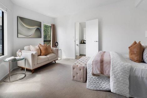 Photo of property in 1/6 Mira Place, Windsor Park, Auckland, 0632