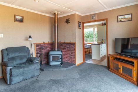 Photo of property in 16 Golfers Drive, Balclutha, 9230