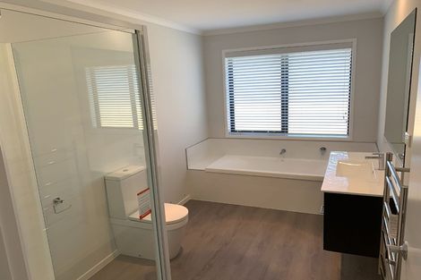 Photo of property in 16 Anglers Way, Omokoroa, 3114