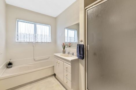 Photo of property in 2 Heihei Place, Paraparaumu, 5032