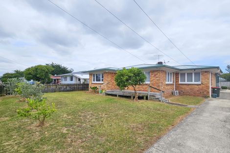 Photo of property in 11 Salas Place, Papakura, 2110