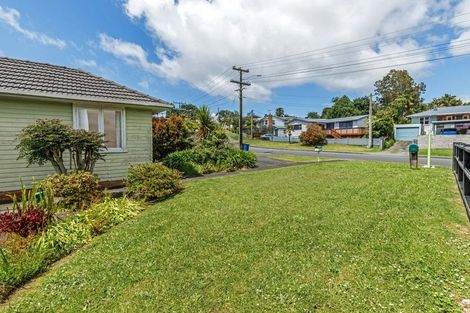 Photo of property in 15 Lauderdale Road, Birkdale, Auckland, 0626