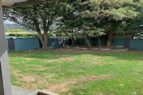 Photo of property in 6 Haylock Grove, Totara Park, Upper Hutt, 5018