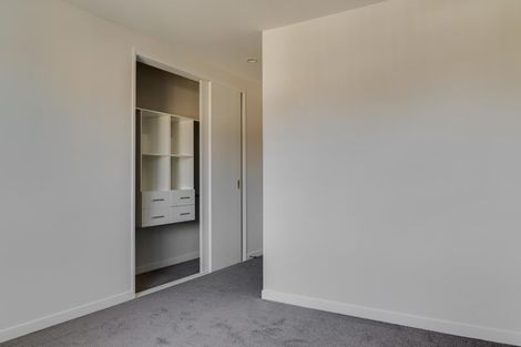 Photo of property in 4/21 Akoranga Drive, Northcote, Auckland, 0627