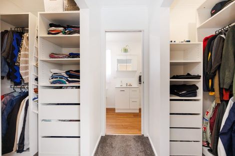 Photo of property in 28 Raglan Avenue, Cloverlea, Palmerston North, 4412