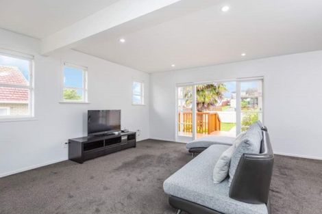 Photo of property in 190 Rathgar Road, Henderson, Auckland, 0610