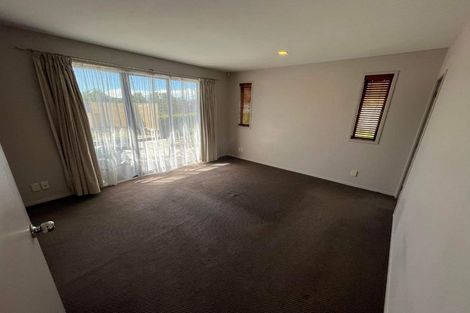 Photo of property in 19 Lake Panorama Drive, Henderson, Auckland, 0612