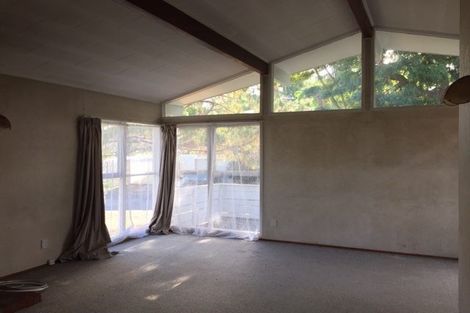 Photo of property in 4 Longbill Place, Glendene, Auckland, 0602