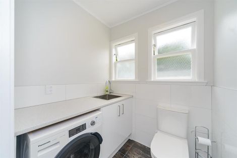 Photo of property in 9 Bull Street, Bulls, 4818