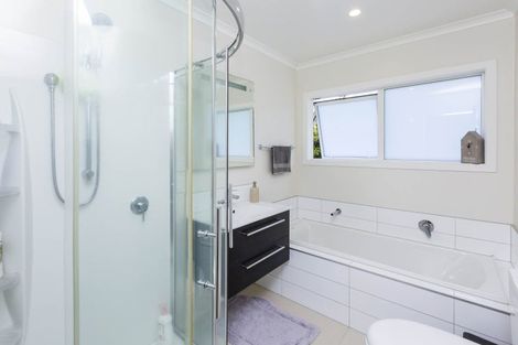 Photo of property in 13 Poplar Grove, Ebdentown, Upper Hutt, 5018