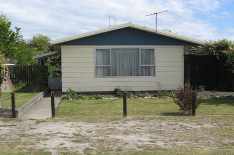Photo of property in 2 Gilbert Street, Amberley, 7410