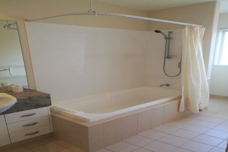 Photo of property in 19h Claremont Way, East Tamaki Heights, Auckland, 2016