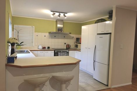 Photo of property in 18 Mercury Lane, Windsor Park, Auckland, 0632