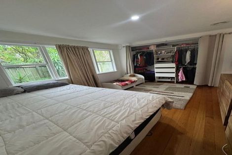 Photo of property in 152 Ennis Avenue, Pakuranga Heights, Auckland, 2010