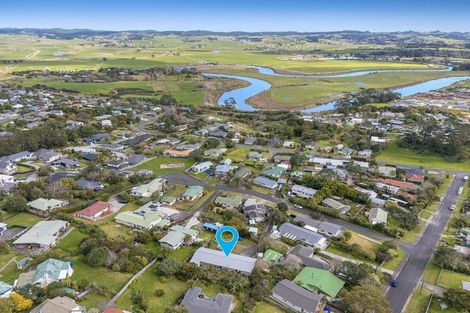 Photo of property in 2 Kaipara Crescent, Helensville, 0800