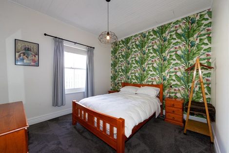 Photo of property in 131 Shakespeare Road, Bluff Hill, Napier, 4110