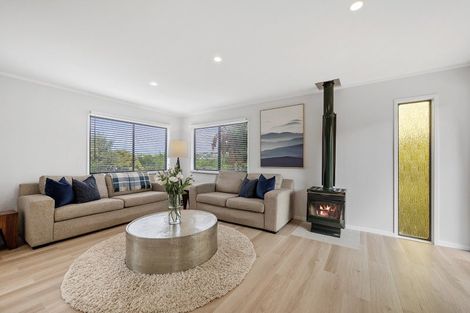 Photo of property in 8 Oldham Place, Browns Bay, Auckland, 0630