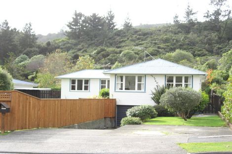 Photo of property in 73 Horoeka Street, Stokes Valley, Lower Hutt, 5019