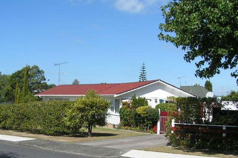Photo of property in 2 Regal Place, Forrest Hill, Auckland, 0620