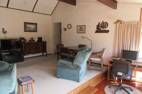 Photo of property in 17a Churchill Place, Waimate, 7924