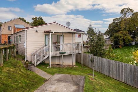 Photo of property in 1/12 Kelkirk Street, Kelston, Auckland, 0602