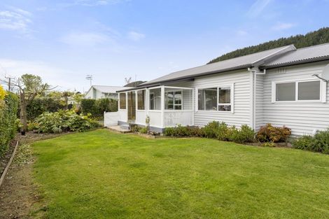 Photo of property in 52 Hinemoa Street, Paraparaumu, 5032