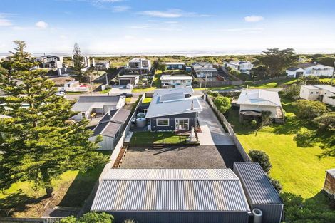 Photo of property in 60 Rua Avenue, Waitarere Beach, Levin, 5510