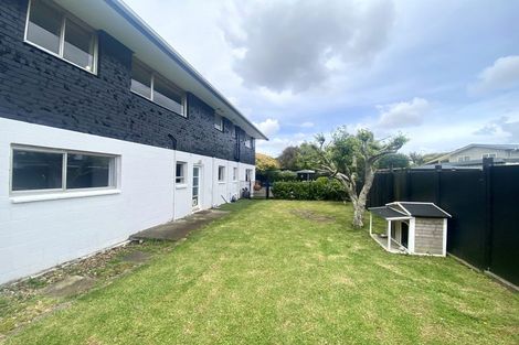 Photo of property in 7 Sealand Place, Mangere Bridge, Auckland, 2022