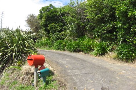 Photo of property in 46 Rayner Road, Piha, New Lynn, 0772