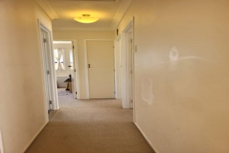 Photo of property in 12 Foyle Place, Glendene, Auckland, 0602