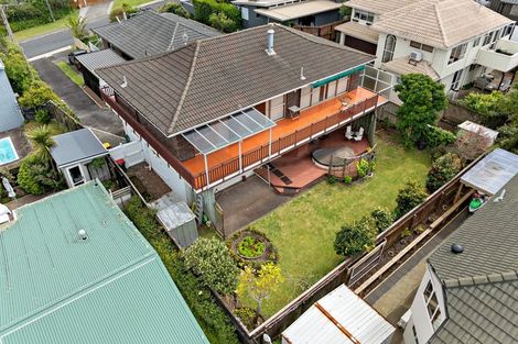 Photo of property in 1/67 Seaview Road, Castor Bay, Auckland, 0620