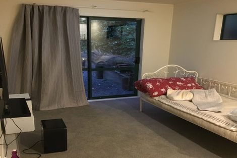 Photo of property in 16 Meynell Court, Glen Eden, Auckland, 0602