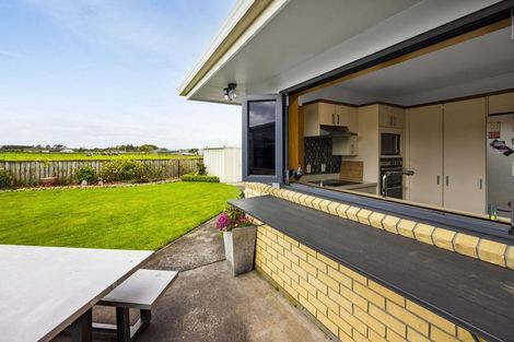 Photo of property in 12 Fantham Street, Hawera, 4610